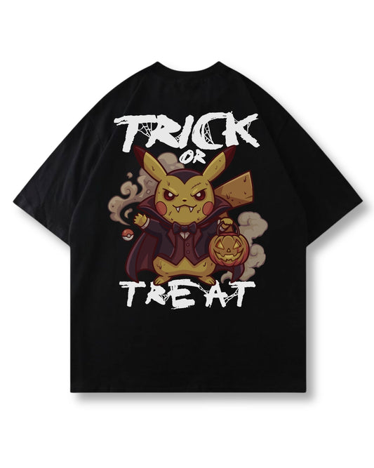 Trick or Threat oversized shirt in black – tiny caped vampire with a pumpkin basket